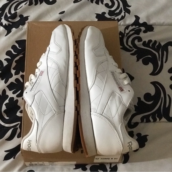 Classic Reeboks - Picture 4 of 5